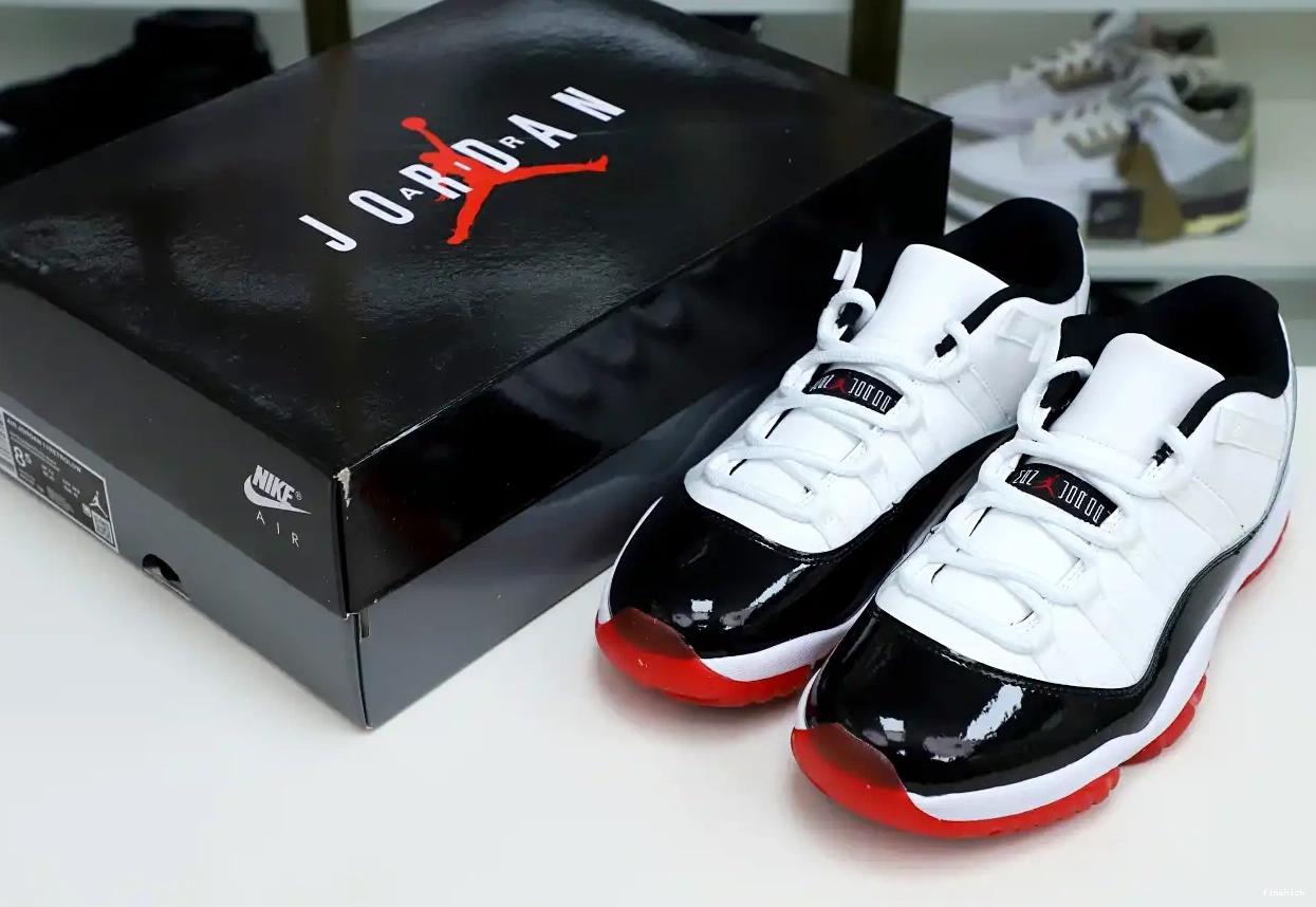 LOW 11 WHITE BRED JORDAN AIR 0326
